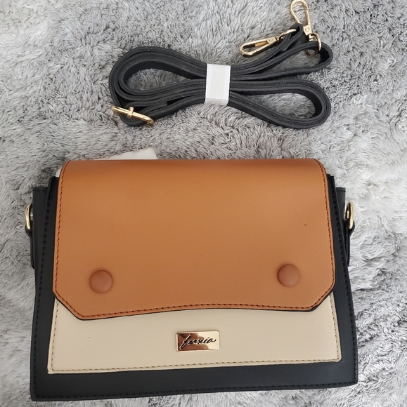 Crossbody bag - Picture 2 of 5